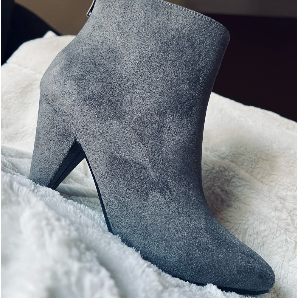 Ankle boots NWOT